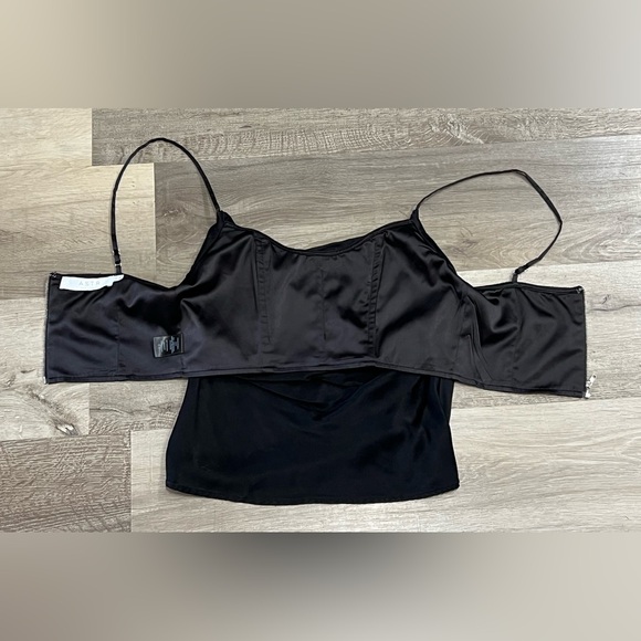 ASTR THE LABEL BLACM SILK TOP SIZE SMALL - Picture 3 of 5